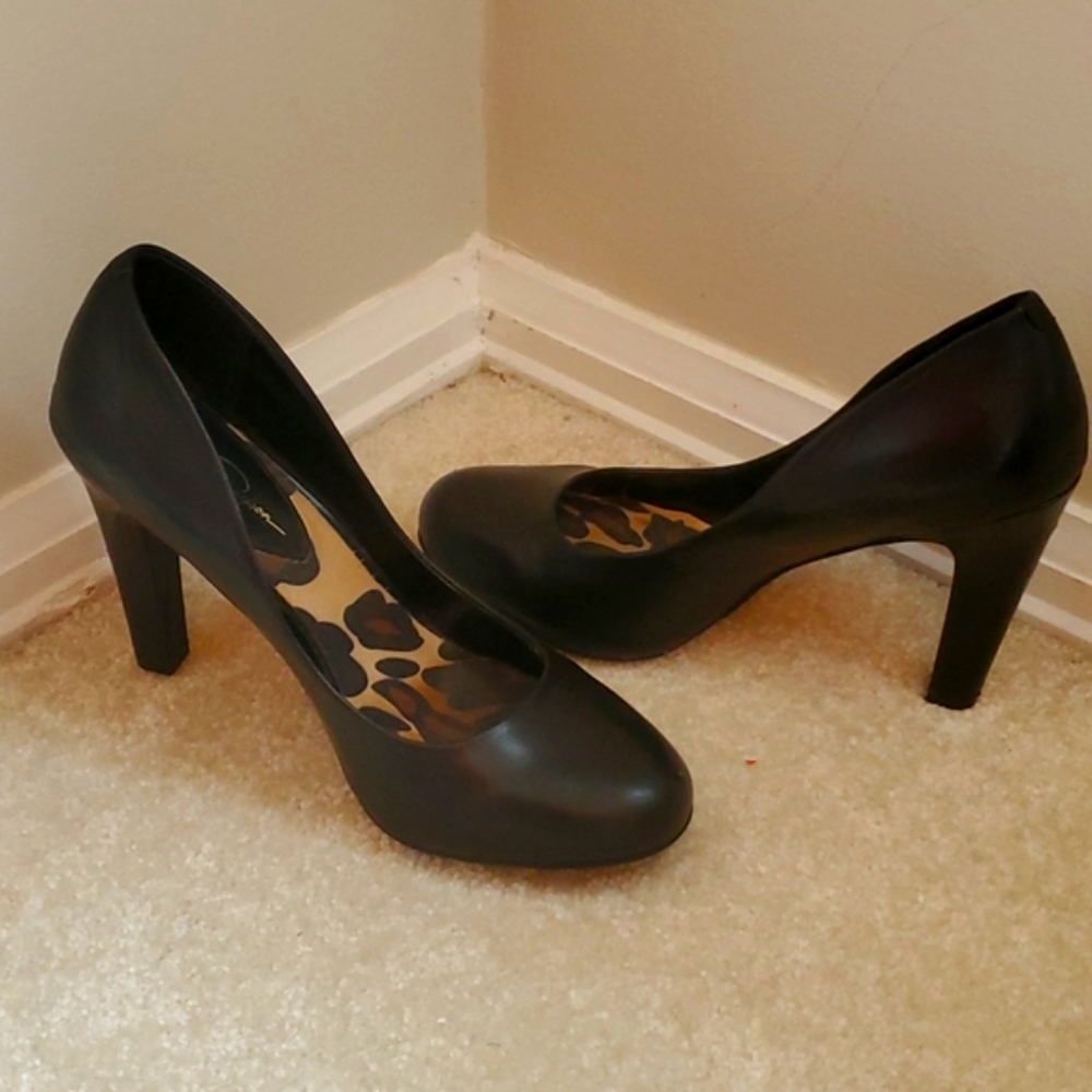 Black Leather Heels by Jessica Simpson Size 9